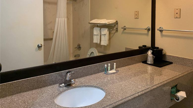 <b>Quality Suites Houston Nw Cy-Fair Room</b>. Images powered by <a href="https://iceportal.shijigroup.com/" title="IcePortal" target="_blank">IcePortal</a>.