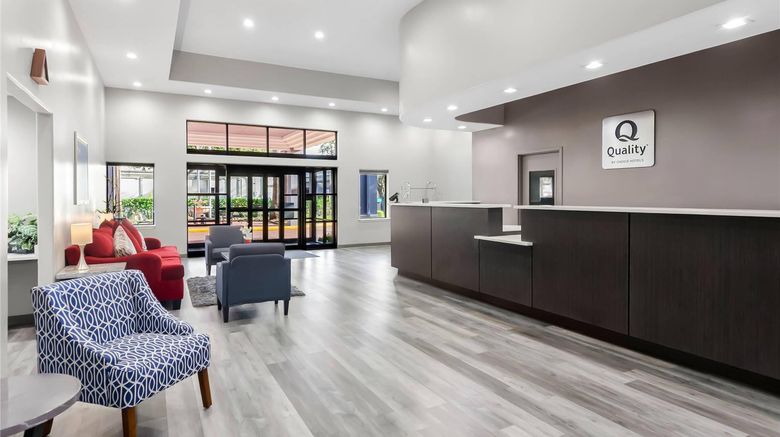 <b>Quality Suites Houston Nw Cy-Fair Lobby</b>. Images powered by <a href="https://iceportal.shijigroup.com/" title="IcePortal" target="_blank">IcePortal</a>.