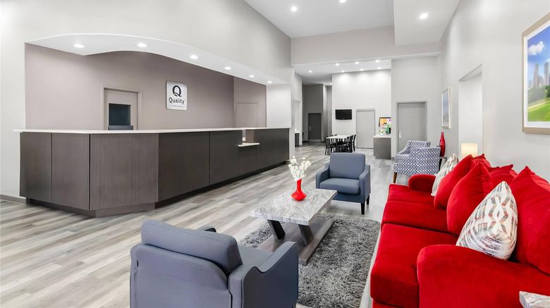 <b>Quality Suites Houston Nw Cy-Fair Lobby</b>. Images powered by <a href="https://iceportal.shijigroup.com/" title="IcePortal" target="_blank">IcePortal</a>.