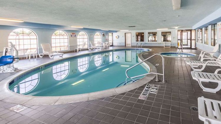 Quality Suites Burleson Pool