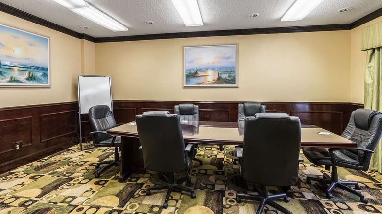 <b>Quality Suites Burleson Meeting</b>. Images powered by <a href="https://iceportal.shijigroup.com/" title="IcePortal" target="_blank">IcePortal</a>.