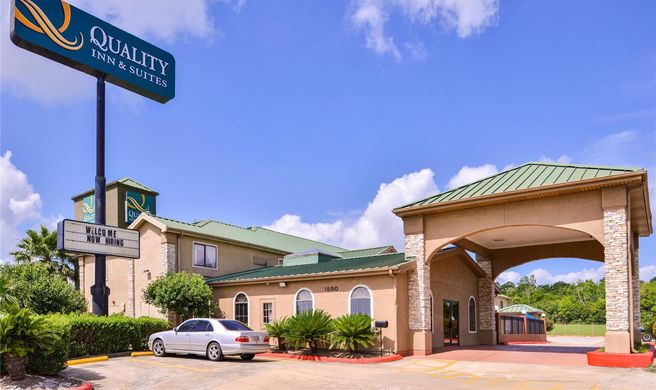 Quality Inn and Suites Beaumont Exterior