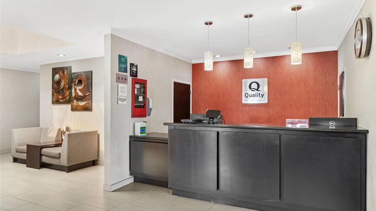 Quality Inn and Suites Beaumont Lobby