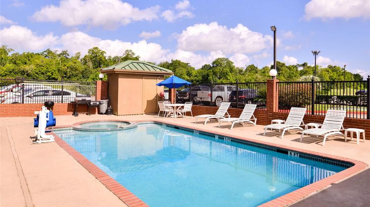 Quality Inn and Suites Beaumont Pool