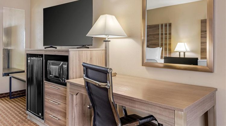 Quality Inn Room