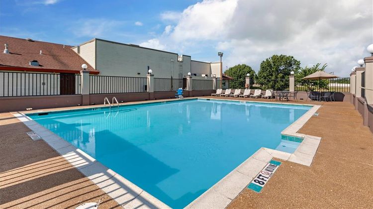 Quality Inn Pool