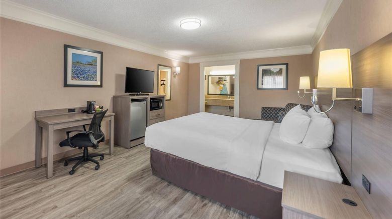 <b>Quality Inn Marble Falls Room</b>. Images powered by <a href="https://iceportal.shijigroup.com/" title="IcePortal" target="_blank">IcePortal</a>.
