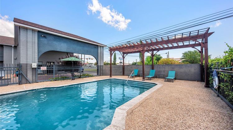 Quality Inn Marble Falls Pool