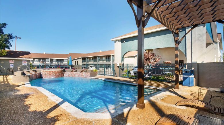 <b>Quality Inn Marble Falls Pool</b>. Images powered by <a href="https://iceportal.shijigroup.com/" title="IcePortal" target="_blank">IcePortal</a>.