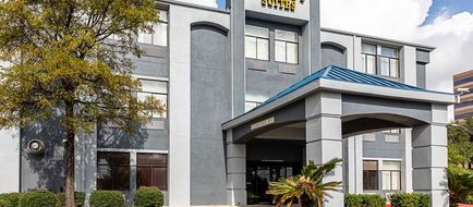 Quality Suites Austin South St Elmo District Exterior