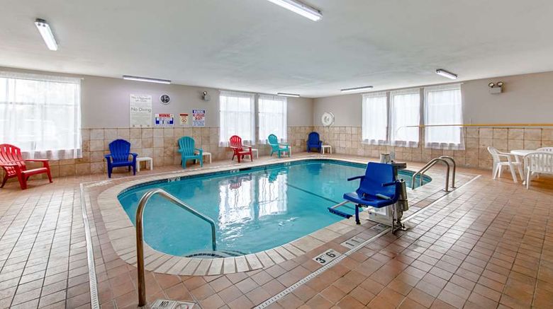 <b>Quality Suites Austin South St Elmo District Pool</b>. Images powered by <a href="https://iceportal.shijigroup.com/" title="IcePortal" target="_blank">IcePortal</a>.
