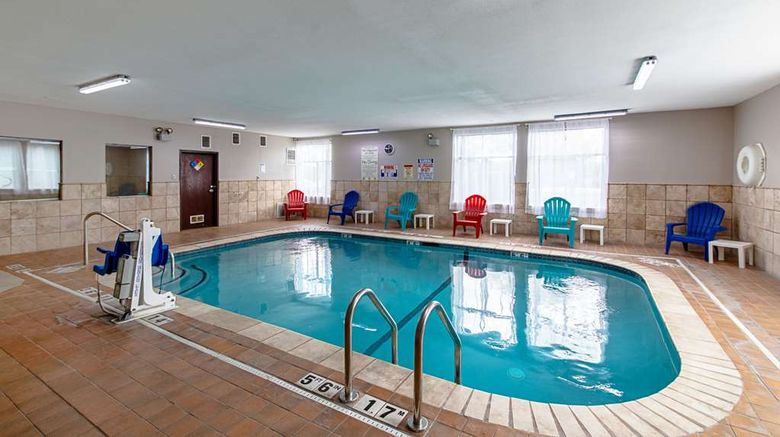 <b>Quality Suites Austin South St Elmo District Pool</b>. Images powered by <a href="https://iceportal.shijigroup.com/" title="IcePortal" target="_blank">IcePortal</a>.
