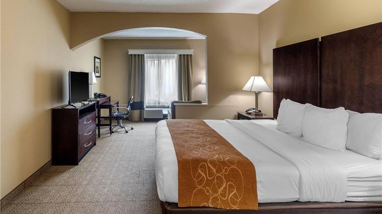 <b>Comfort Suites Room</b>. Images powered by <a href="https://iceportal.shijigroup.com/" title="IcePortal" target="_blank">IcePortal</a>.