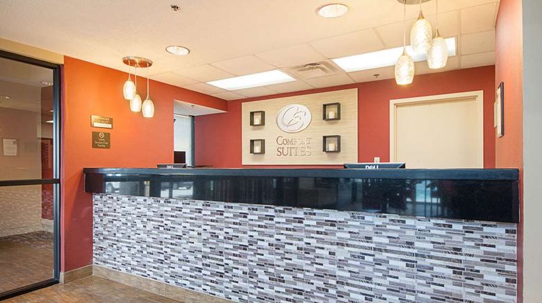 <b>Comfort Suites Lobby</b>. Images powered by <a href="https://iceportal.shijigroup.com/" title="IcePortal" target="_blank">IcePortal</a>.