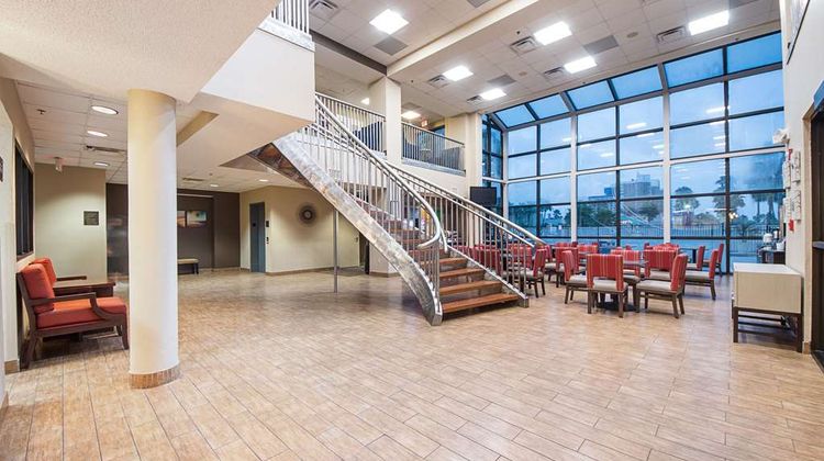 Comfort Suites Lobby