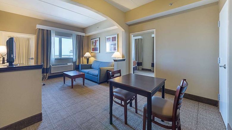 <b>Comfort Suites Room</b>. Images powered by <a href="https://iceportal.shijigroup.com/" title="IcePortal" target="_blank">IcePortal</a>.