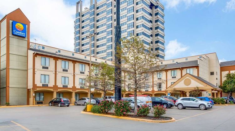 Comfort Inn & Suites Market Ctr Exterior