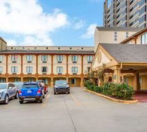 Comfort Inn & Suites Market Ctr Exterior