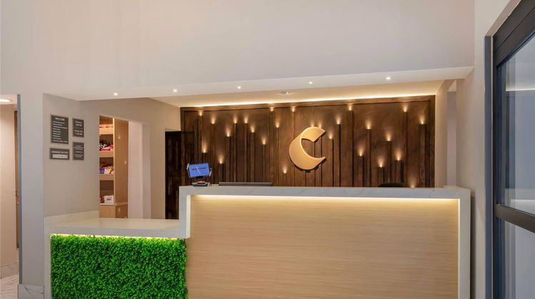Comfort Inn & Suites Market Ctr Lobby