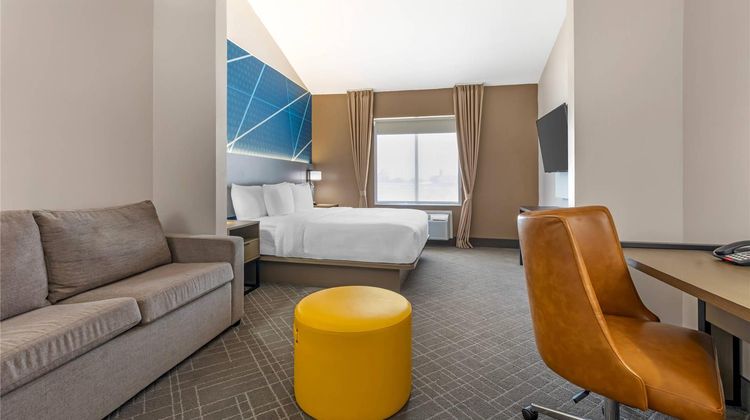 Comfort Inn & Suites Market Ctr Suite