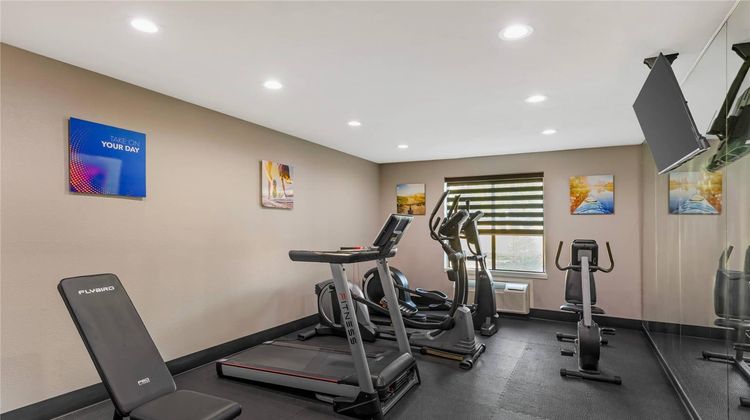 Comfort Inn & Suites Market Ctr Health