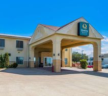 Quality Inn and Suites Terrell Exterior