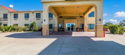 Quality Inn and Suites Terrell Exterior