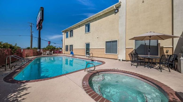 <b>Quality Inn and Suites Terrell Pool</b>. Images powered by <a href="https://iceportal.shijigroup.com/" title="IcePortal" target="_blank">IcePortal</a>.