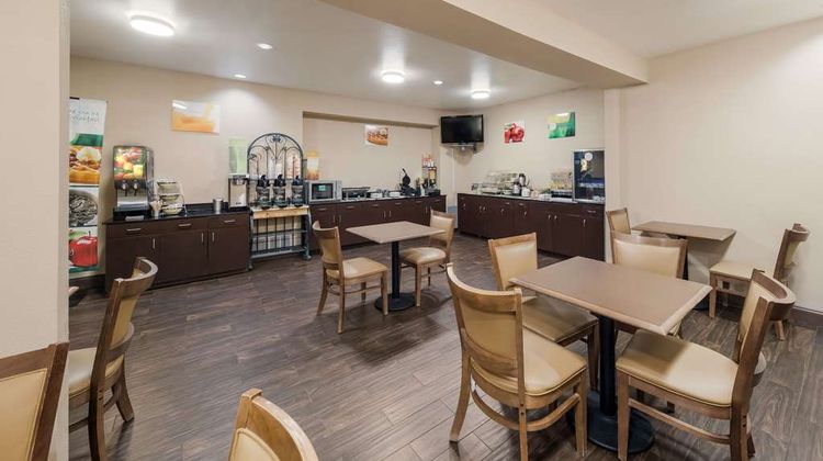 Quality Inn and Suites Terrell Restaurant