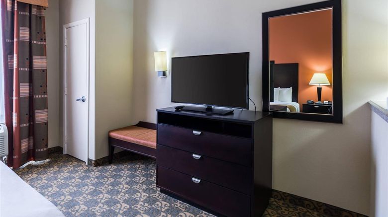 <b>Comfort Suites Westchase Suite</b>. Images powered by <a href="https://iceportal.shijigroup.com/" title="IcePortal" target="_blank">IcePortal</a>.