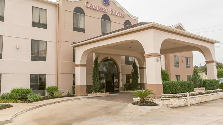 Comfort Suites North Exterior