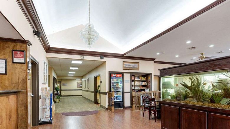 <b>Comfort Suites Lobby</b>. Images powered by <a href="https://iceportal.shijigroup.com/" title="IcePortal" target="_blank">IcePortal</a>.