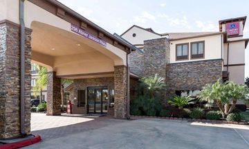Comfort Suites