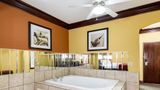 <b>Comfort Suites Suite</b>. Images powered by <a href="https://iceportal.shijigroup.com/" title="IcePortal" target="_blank">IcePortal</a>.