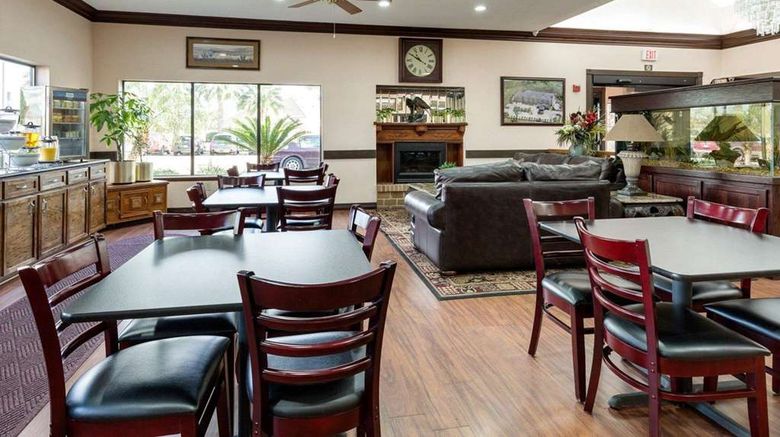 <b>Comfort Suites Restaurant</b>. Images powered by <a href="https://iceportal.shijigroup.com/" title="IcePortal" target="_blank">IcePortal</a>.