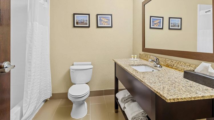 Comfort Suites Room