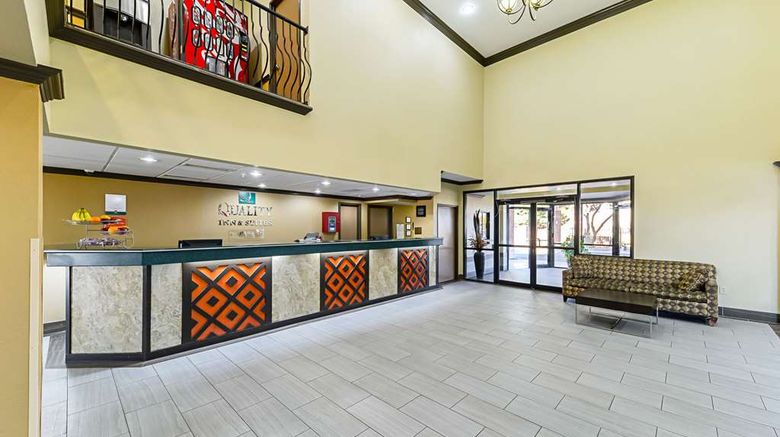 <b>Quality Inn & Suites Lubbock Lobby</b>. Images powered by <a href="https://iceportal.shijigroup.com/" title="IcePortal" target="_blank">IcePortal</a>.