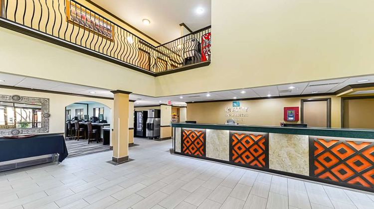 Quality Inn & Suites Lubbock Lobby