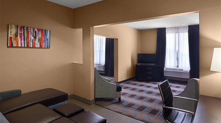 Comfort Suites Suite