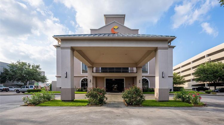 Comfort Suites Exterior