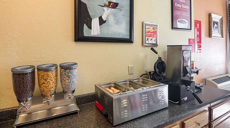 <b>Econo Lodge Restaurant</b>. Images powered by <a href="https://iceportal.shijigroup.com/" title="IcePortal" target="_blank">IcePortal</a>.