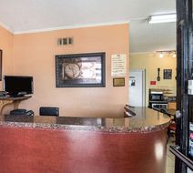 Econo Lodge Lobby