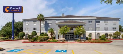 Comfort Suites Kingwood / Humble / IAH Exterior
