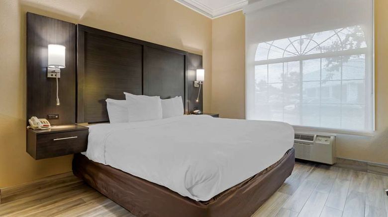 <b>Comfort Suites Kingwood / Humble / IAH Suite</b>. Images powered by <a href="https://iceportal.shijigroup.com/" title="IcePortal" target="_blank">IcePortal</a>.