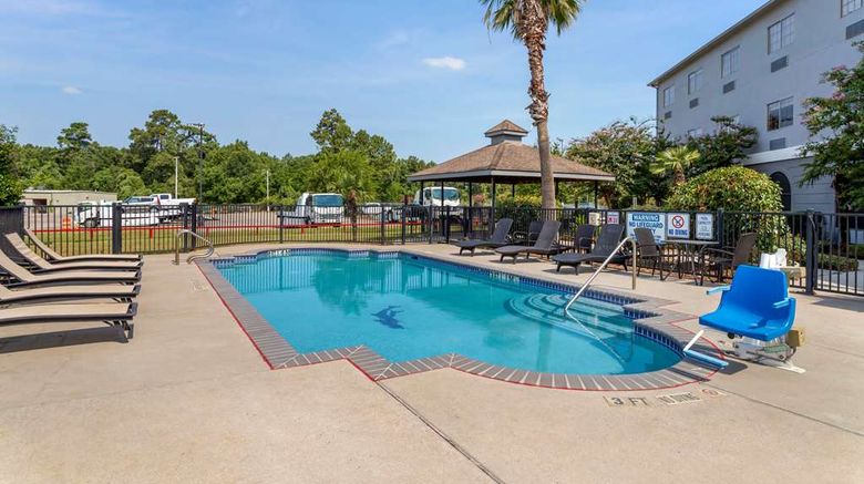<b>Comfort Suites Kingwood / Humble / IAH Pool</b>. Images powered by <a href="https://iceportal.shijigroup.com/" title="IcePortal" target="_blank">IcePortal</a>.