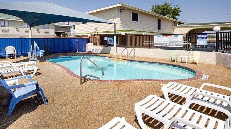 Rodeway Inn near Lackland AFB Pool