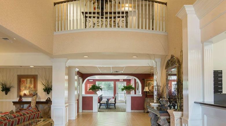 <b>Comfort Suites Lobby</b>. Images powered by <a href="https://iceportal.shijigroup.com/" title="IcePortal" target="_blank">IcePortal</a>.