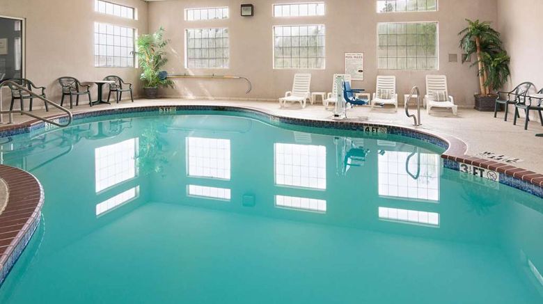 <b>Comfort Suites Pool</b>. Images powered by <a href="https://iceportal.shijigroup.com/" title="IcePortal" target="_blank">IcePortal</a>.