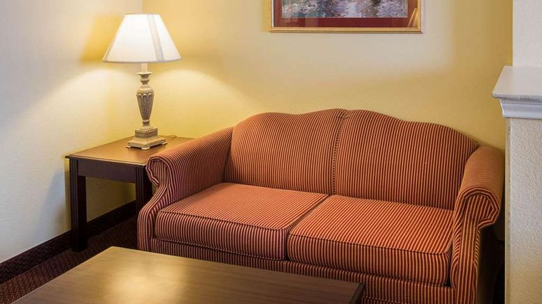 <b>Comfort Suites Room</b>. Images powered by <a href="https://iceportal.shijigroup.com/" title="IcePortal" target="_blank">IcePortal</a>.
