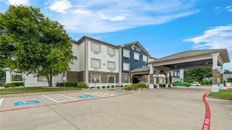 Comfort Suites Exterior